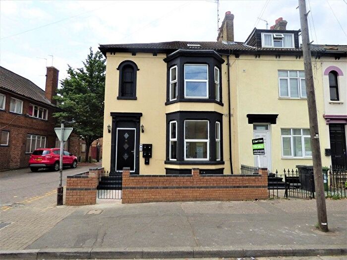 1 Bedroom Flat To Rent In Bedsit, Eastfield Road, Peterborough, Cambridgeshire, PE1