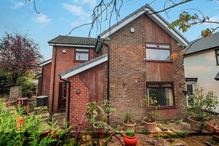 4 Bedroom Link Detached House For Sale In Shawfield Road, Hadfield, Glossop, Derbyshire, SK13