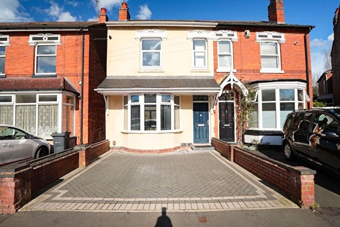 3 Bedroom Semi Detached House For Sale In Oxford Road, Acocks Green, B27