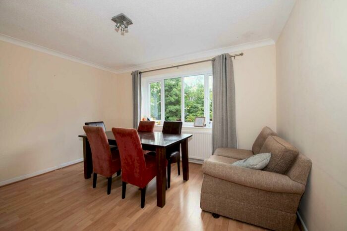 2 Bedroom Apartment To Rent In Haslam Court, Salford, M7