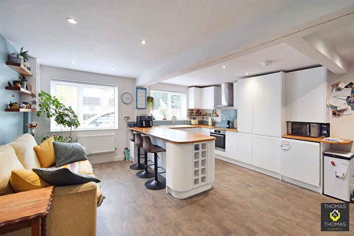 3 Bedroom Semi-detached House For Sale In Malvern Road, Kingsholm, GL1