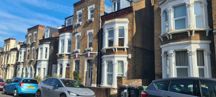 2 Bedroom Flat To Rent In Brailsford Road, London, SW2