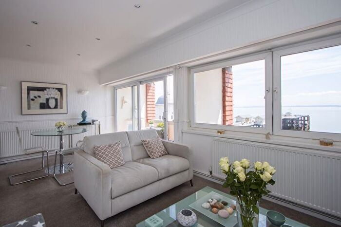 3 Bedroom Flat To Rent In Windsor Court, The Esplanade, Penarth, CF64