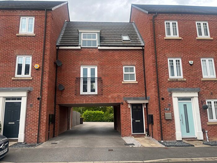 2 Bedroom Town House To Rent In Ward Road, Castleford, WF10