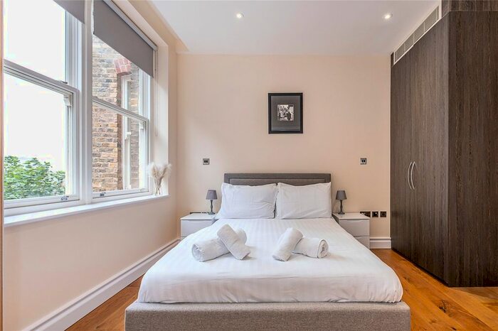 1 Bedroom Flat For Sale In Kensington High Street, London, W8