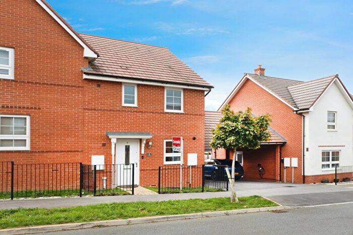 3 Bedroom Semi-detached House For Sale In Dunstan Street, Buckingham, MK18
