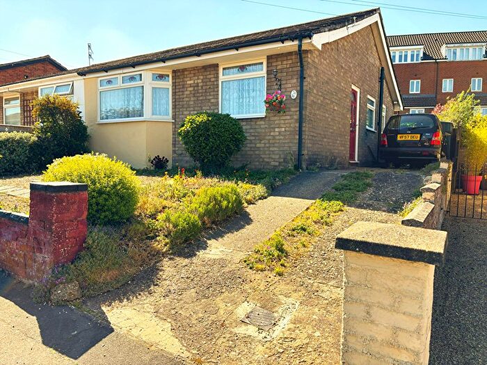 2 Bedroom Bungalow For Sale In Violet Road, Norwich, NR3