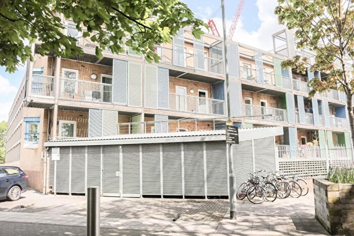 2 Bedroom Apartment To Rent In Warren Close, CB2