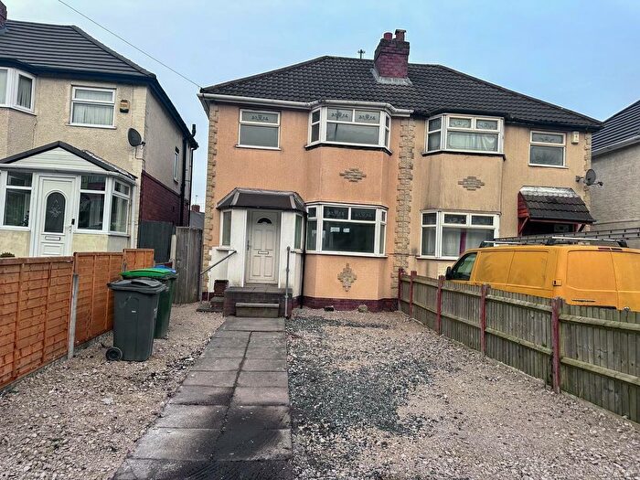 3 Bedroom Semi-Detached House To Rent In Dudley Road East, Oldbury, B69