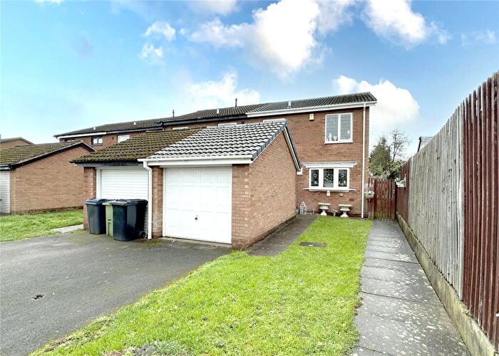 3 Bedroom End Of Terrace House For Sale In Barn Meadow, Yardley, Birmingham, B25