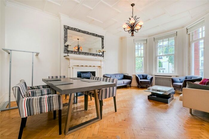 2 Bedroom Flat To Rent In Oakwood Court, Abbotsbury Road, London, W14