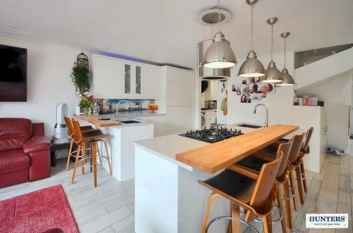 4 Bedroom House To Rent In Derwent Gardens, Wembley, HA9