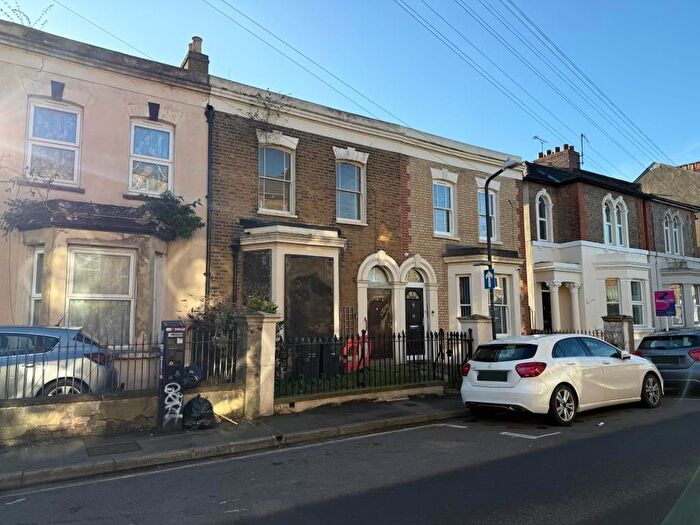 2 Bedroom Terraced House For Sale In Darnley Street, Gravesend, Kent, DA11