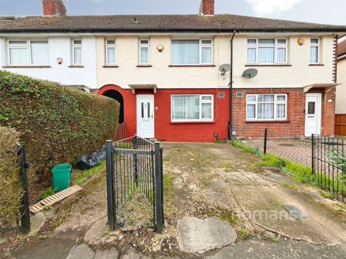 2 Bedroom Terraced House For Sale In Beechwood Avenue, Hayes, UB3