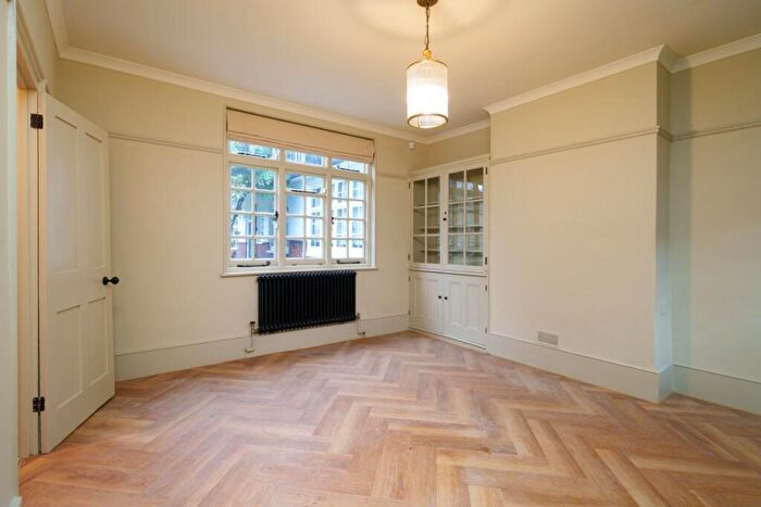 Apartment To Rent In Herne Hill, SE24