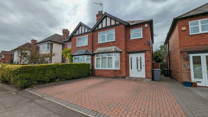 3 Bedroom Semi-Detached House To Rent In Gordon Road, West Bridgford, NG2