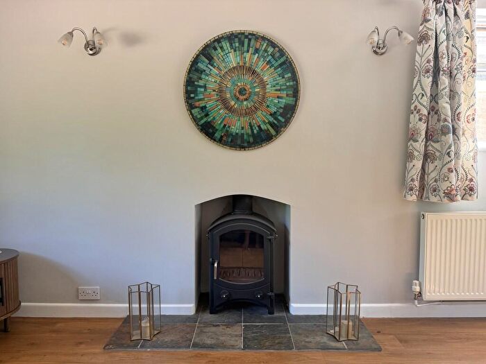 3 Bedroom Detached House For Sale In Roman Road, Broadstone, BH18 - Photo 13
