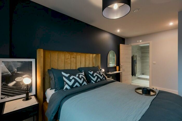 1 Bedroom Apartment To Rent In New York Square, Soyo, Quarry Hill, Leeds, West Yorkshire, LS2