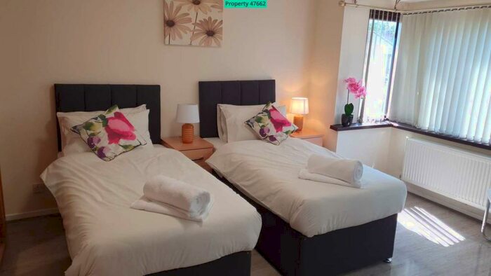 5 Bedroom Detached House To Rent In Wilkinson Croft, Birmingham, B8