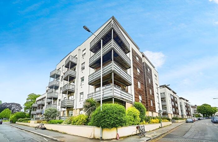 1 Bedroom Apartment To Rent In Wellend Villas, BN1