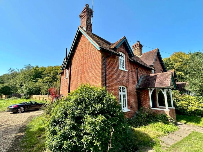 3 Bedroom Semi-Detached House To Rent In Ivy Cottages, Blackmoor, Liss, GU33