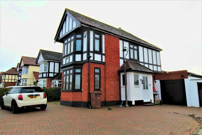 3 Bedroom Semi-Detached House To Rent In Wood View, Grays, RM17