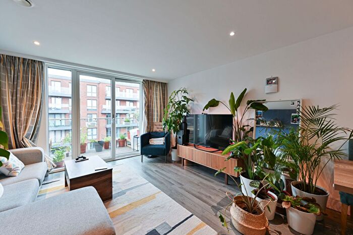 1 Bedroom Flat For Sale In Gaumont Place, Streatham Hill, London, SW2