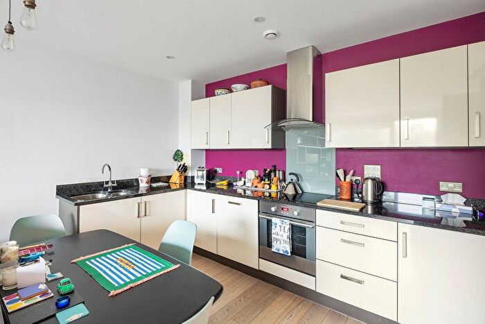 2 Bedroom Flat To Rent In Bollo Lane, Chiswick Park, Chiswick, W4