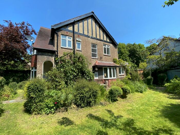 3 Bedroom Semi-Detached House To Rent In The Turnways, Headingley, LS6