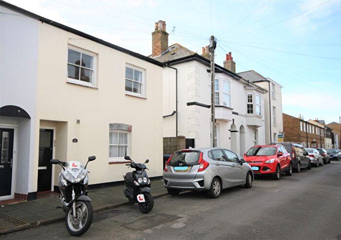 1 Bedroom Flat To Rent In Cannon Street, Deal, Kent, CT14