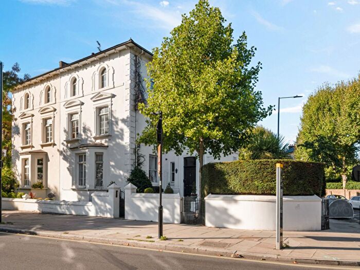 3 Bedroom Flat For Sale In Lauderdale Road, London, W9