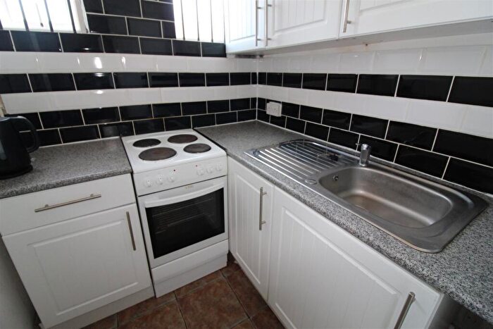 3 Bedroom Flat To Rent In London Road Flat, Leicester, LE2