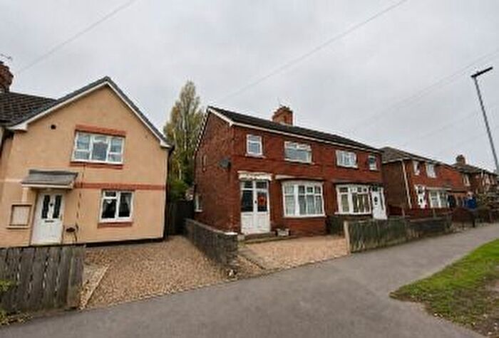 3 Bedroom Semi-detached House To Rent In Redbourn Way, Scunthorpe, DN16
