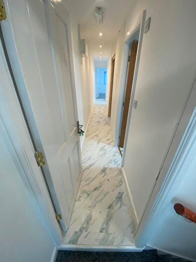 2 Bedroom Flat To Rent In High Street, Rowley Regis, B65