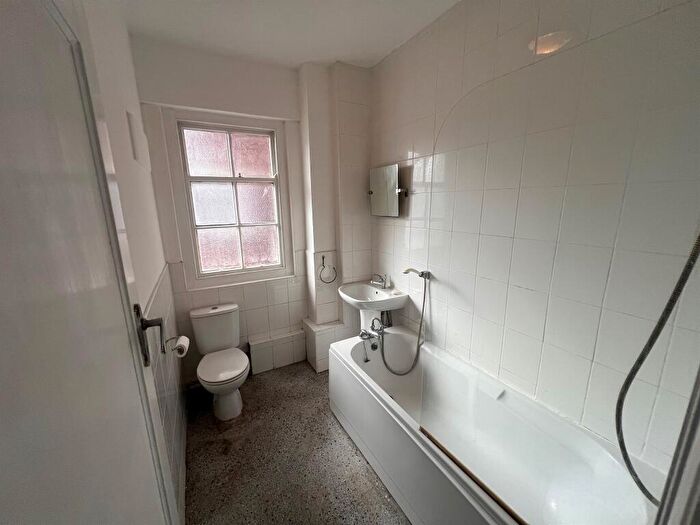 1 Bedroom Apartment For Sale In Westgate Street, Cardiff, CF10