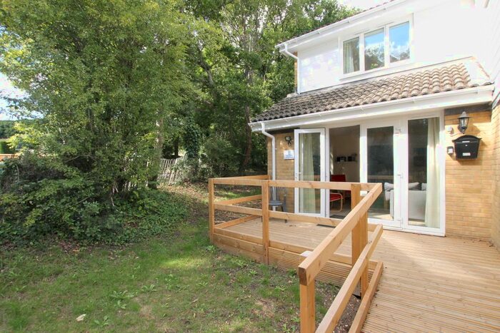 2 Bedroom Semi-Detached House To Rent In Creek Gardens, Wootton Bridge, Ryde, PO33