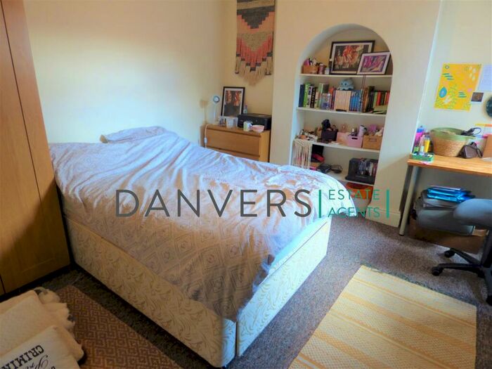 4 Bedroom Terraced House To Rent In Thirlmere Street, Leicester, LE2
