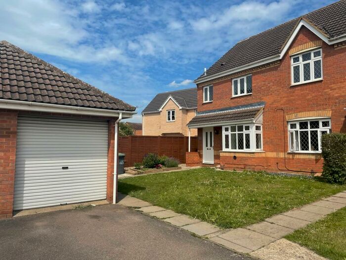 3 Bedroom Semi-Detached House To Rent In Hitchin Street, Biggleswade, SG18
