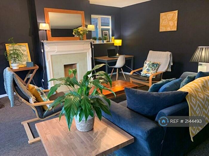 2 Bedroom Flat To Rent In Earls Avenue, Folkestone, CT20