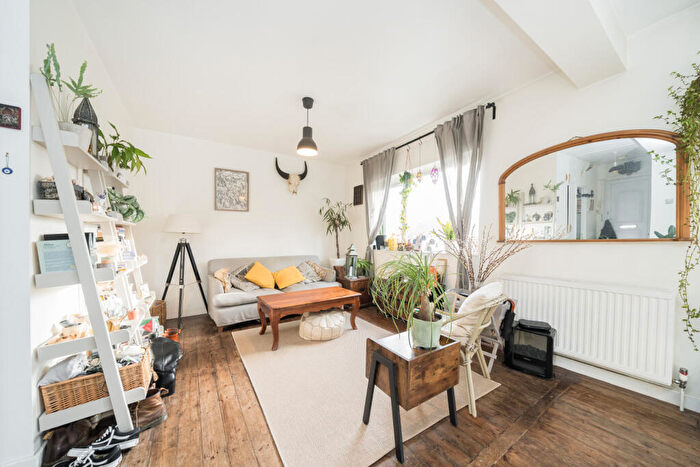 2 Bedroom Flat To Rent In Finn House, Bevenden Street, London, N1