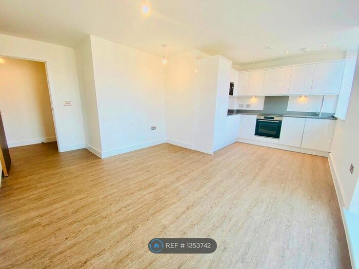 1 Bedroom Flat To Rent In Crossford Court, Sale, M33