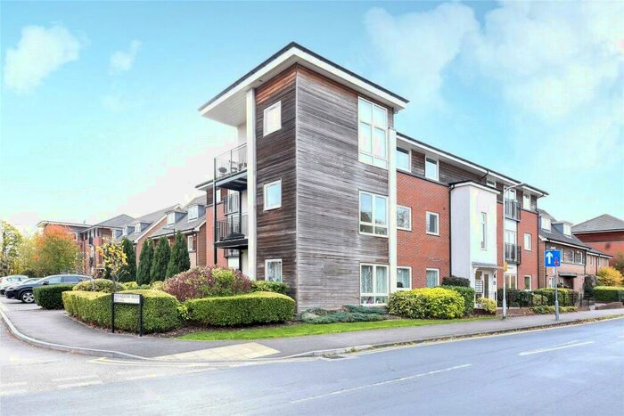 2 Bedroom Apartment To Rent In Pembroke Grange, Amersham Road, Caversham, Reading, RG4