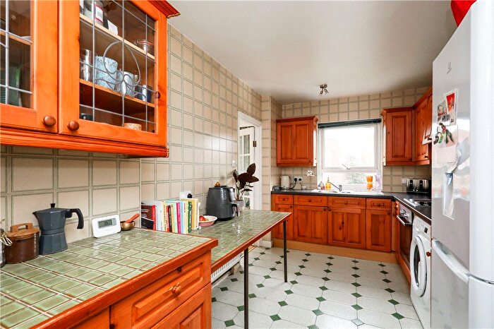 2 Bedroom Flat For Sale In Grange Lodge, The Grange, SW19