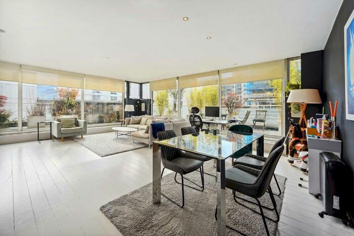 3 Bedroom Flat To Rent In Chatfield Road, London, SW11