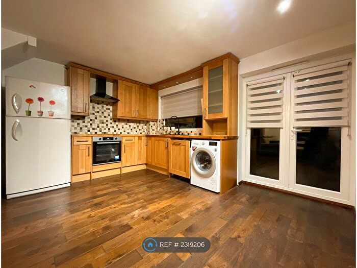 3 Bedroom Terraced House To Rent In Meadowcroft Gardens, Westfield, Sheffield, S20