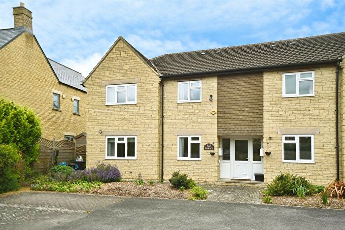 2 Bedroom Flat For Sale In Burford Road, Lechlade, GL7