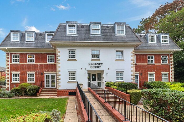 2 Bedroom Flat For Sale In Langley Road, Watford, WD17