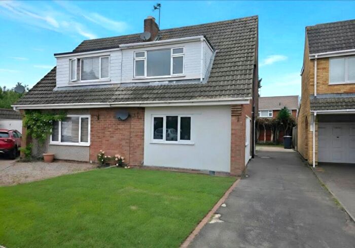 3 Bedroom Semi Detached House To Rent In Thames Close, Bulkington, Bedworth, Warwickshire, CV12