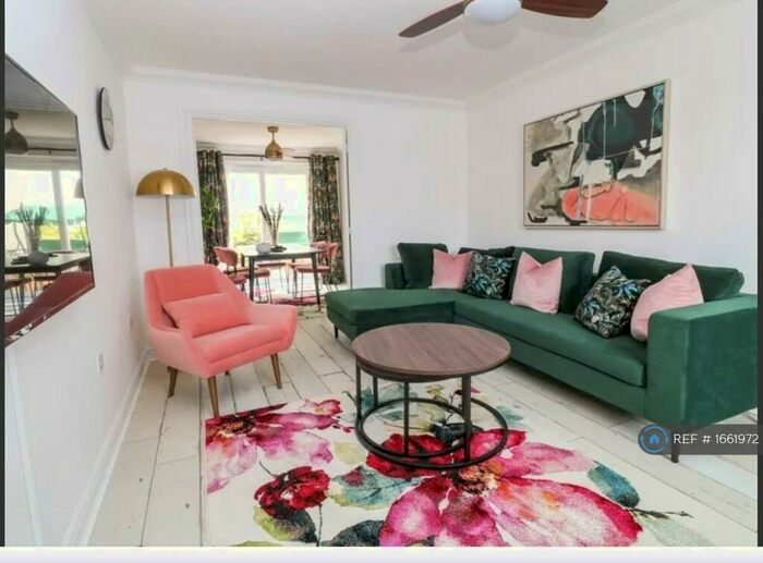 4 Bedroom Semi-Detached House To Rent In Cherry Blossom House (Bills May Be Inc), Launceston, PL15