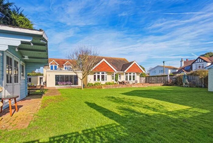 4 Bedroom Detached House For Sale In Hazlemere Drive, Herne Bay, CT6